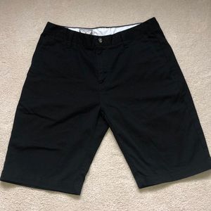 Men’s black board shorts